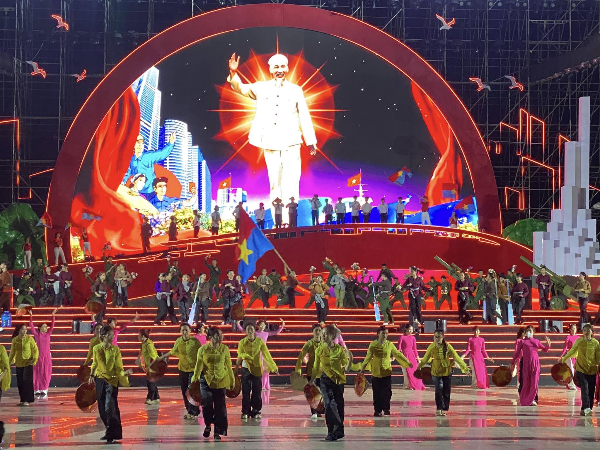 Sẽ tổ chức Chương trình nghệ thuật chào mừng thành công cuộc bầu cử đại biểu Quốc hội và Hội đồng nhân dân các cấp tại Phía Đông và phía Tây của tỉnh