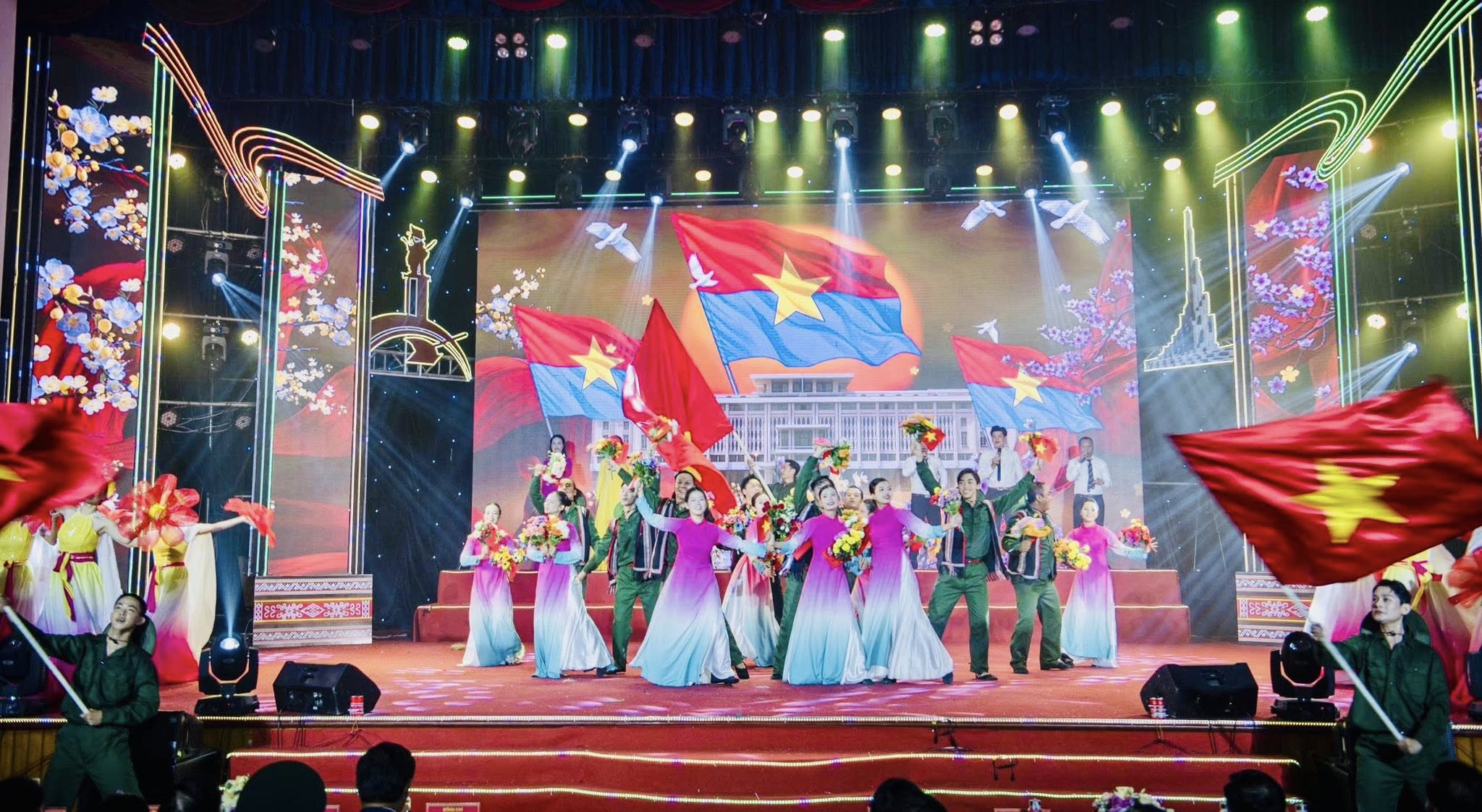 Tổ chức chương trình nghệ thuật kỷ niệm 51 năm Giải phóng miền Nam, thống nhất đất nước (30/4/1975 – 30/4/2026)  và 140 năm Ngày Quốc tế Lao động 1/5 với chủ đề: “ Bản hùng ca Tháng Tư”