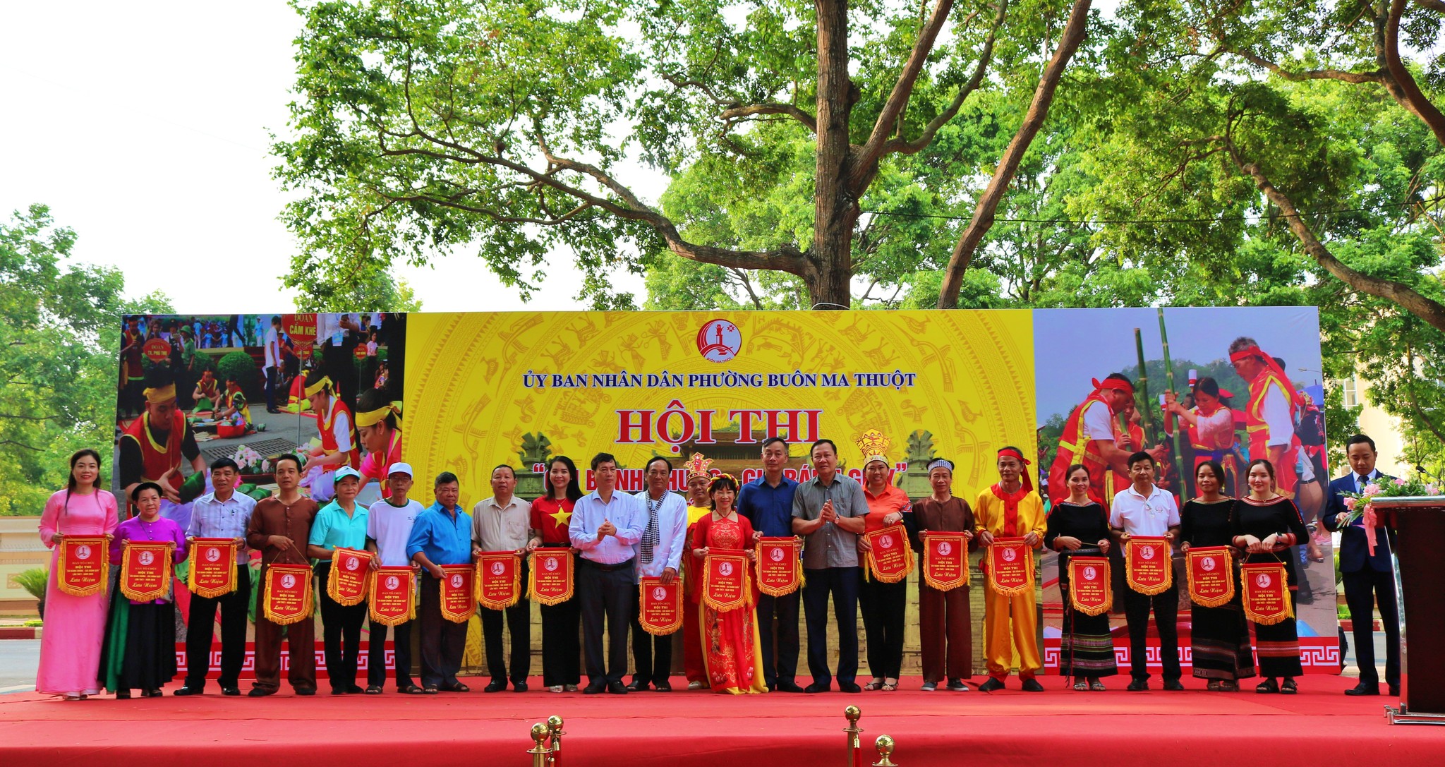 Thi “Gói bánh chưng - Giã bánh giầy” dâng lên Giỗ Tổ  Hùng Vương