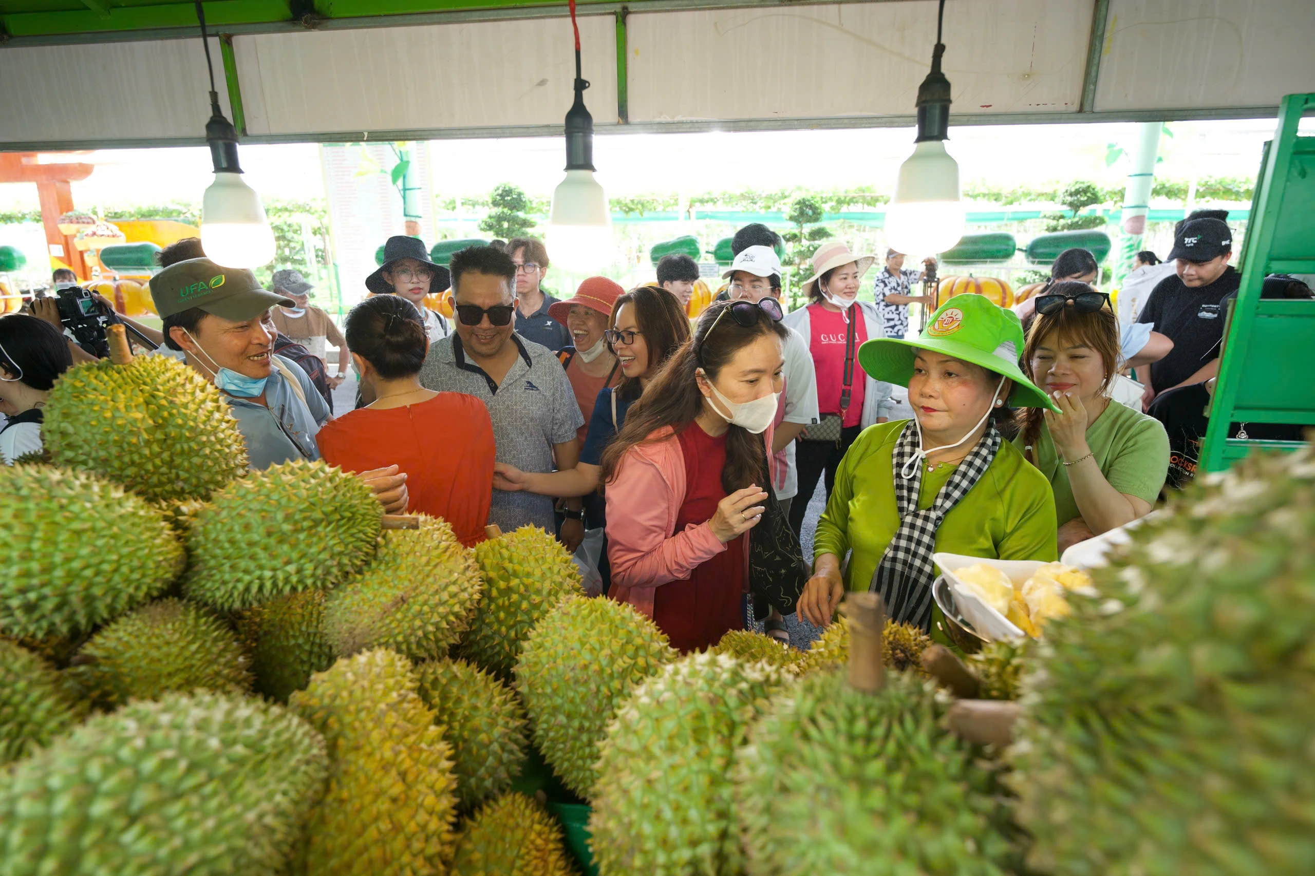 le-hoi-trai-cay-sau-rieng17-1748752801405390981523